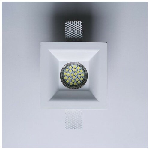 Гипсовый светильник SvDecor SV 7413 белый 120*120 мм под шпаклевку