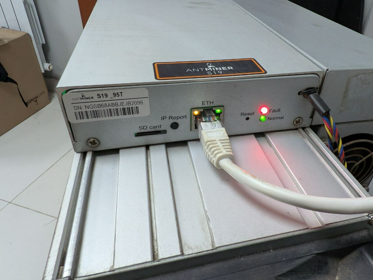 ASIC-майнер Bitmain Antminer S19, 95TH/s, б/у, видеопроверка в описании — фото 1