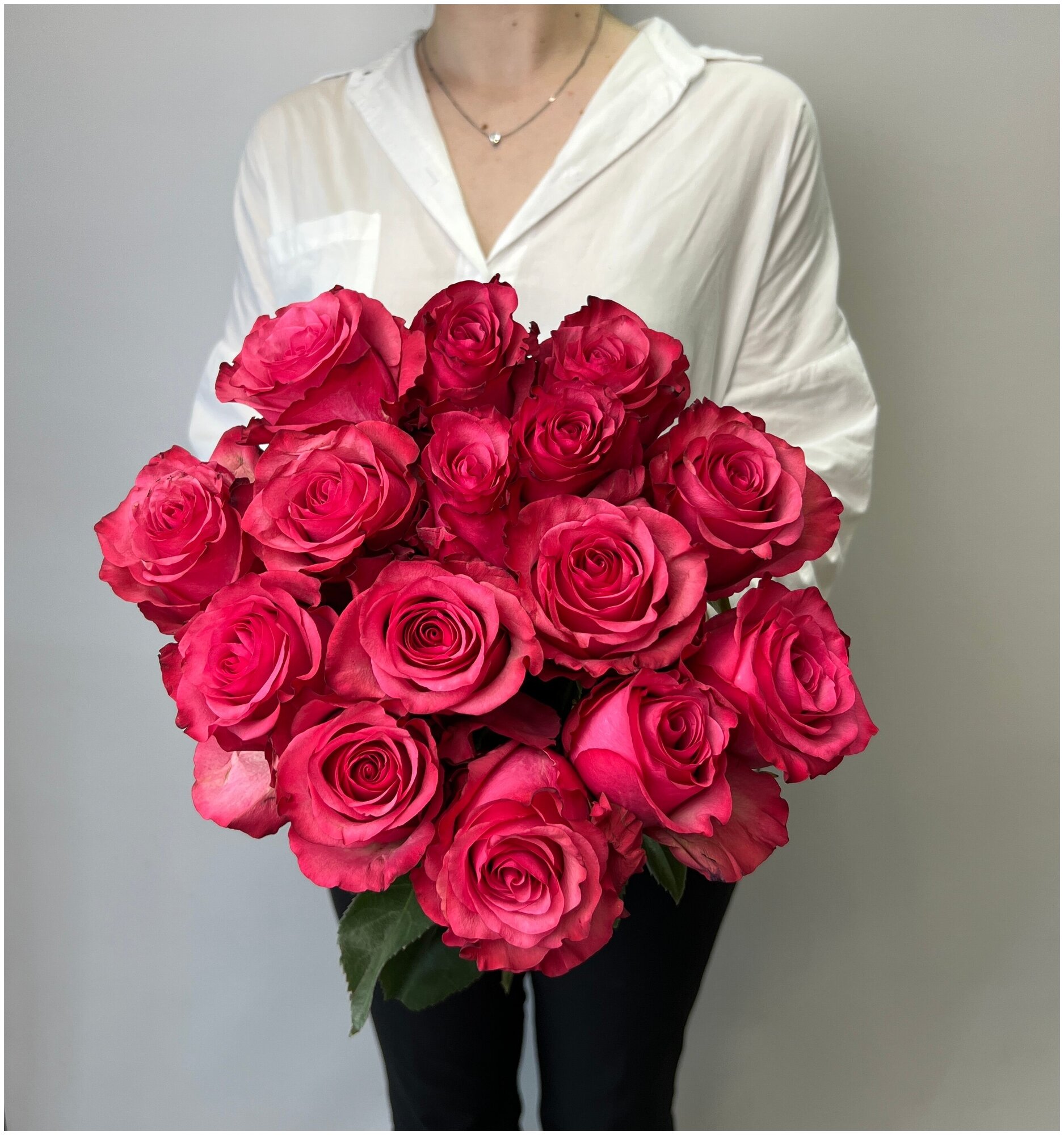 Роза Лола ярко-розовая 60 см
