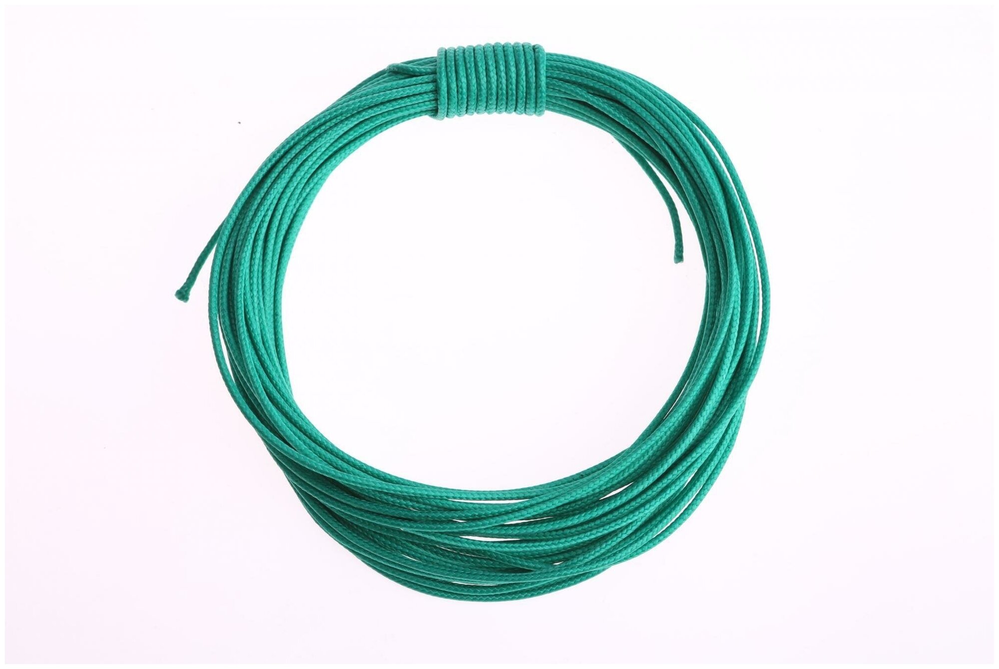 Шнур плетеный капроновый высокопрочный Dyneema зеленый 1.5 мм на разрыв 150 кг длина 5 метров.