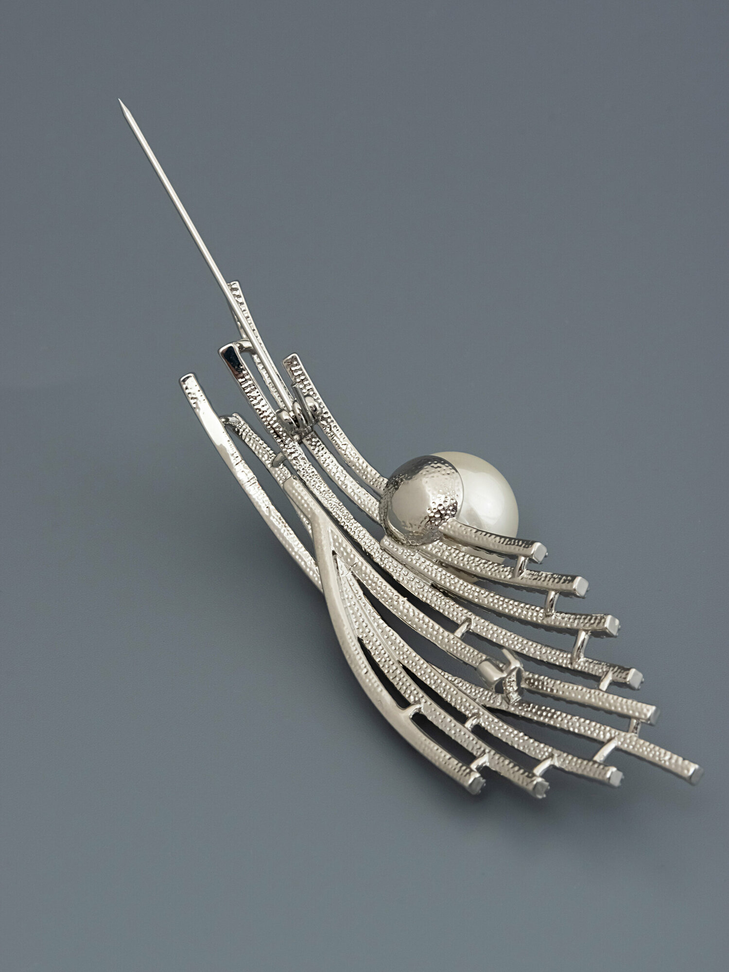 Брошь ЖемАрт, кристалл, жемчуг имитация, белый/серебристый — фото 1