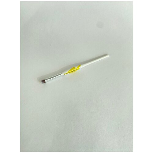 Кисть для корректора и теней 