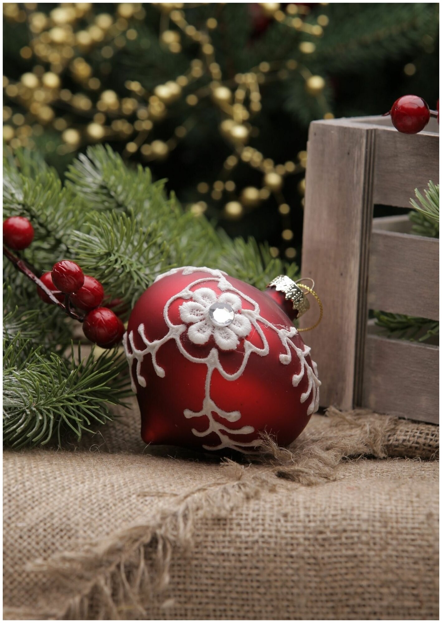 Рождественская декорация (Шар стеклянный красный в форме капельки диаметр 8 см)