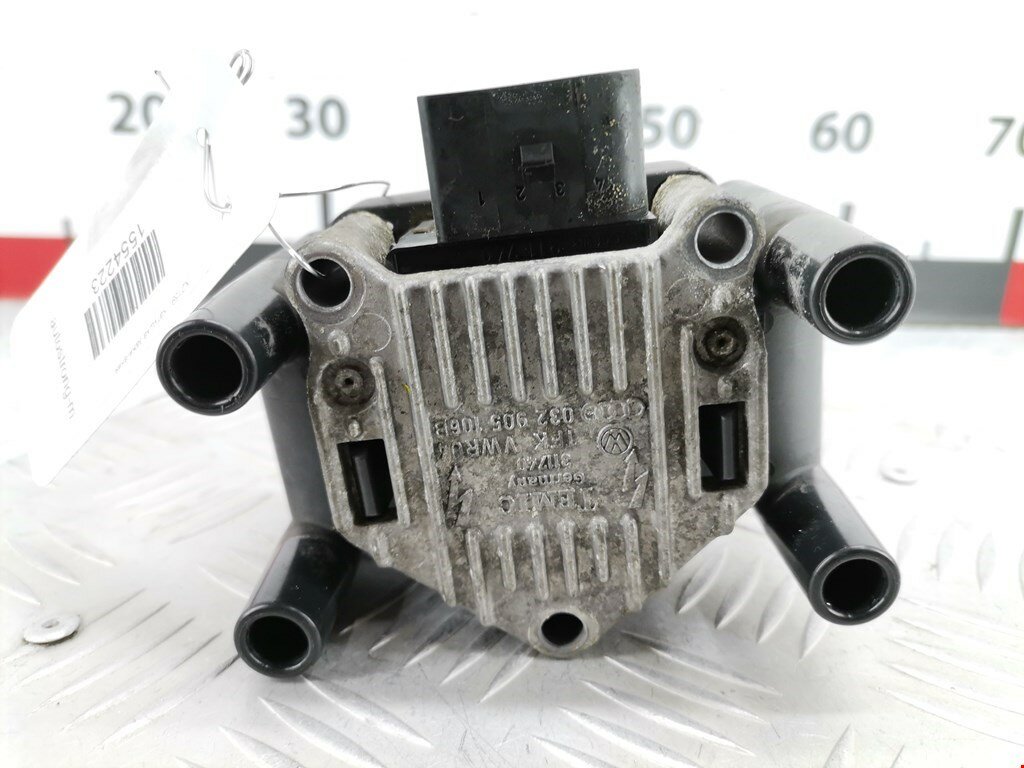 Катушка зажигания Audi A3 8L 032905106F арт. 1554223