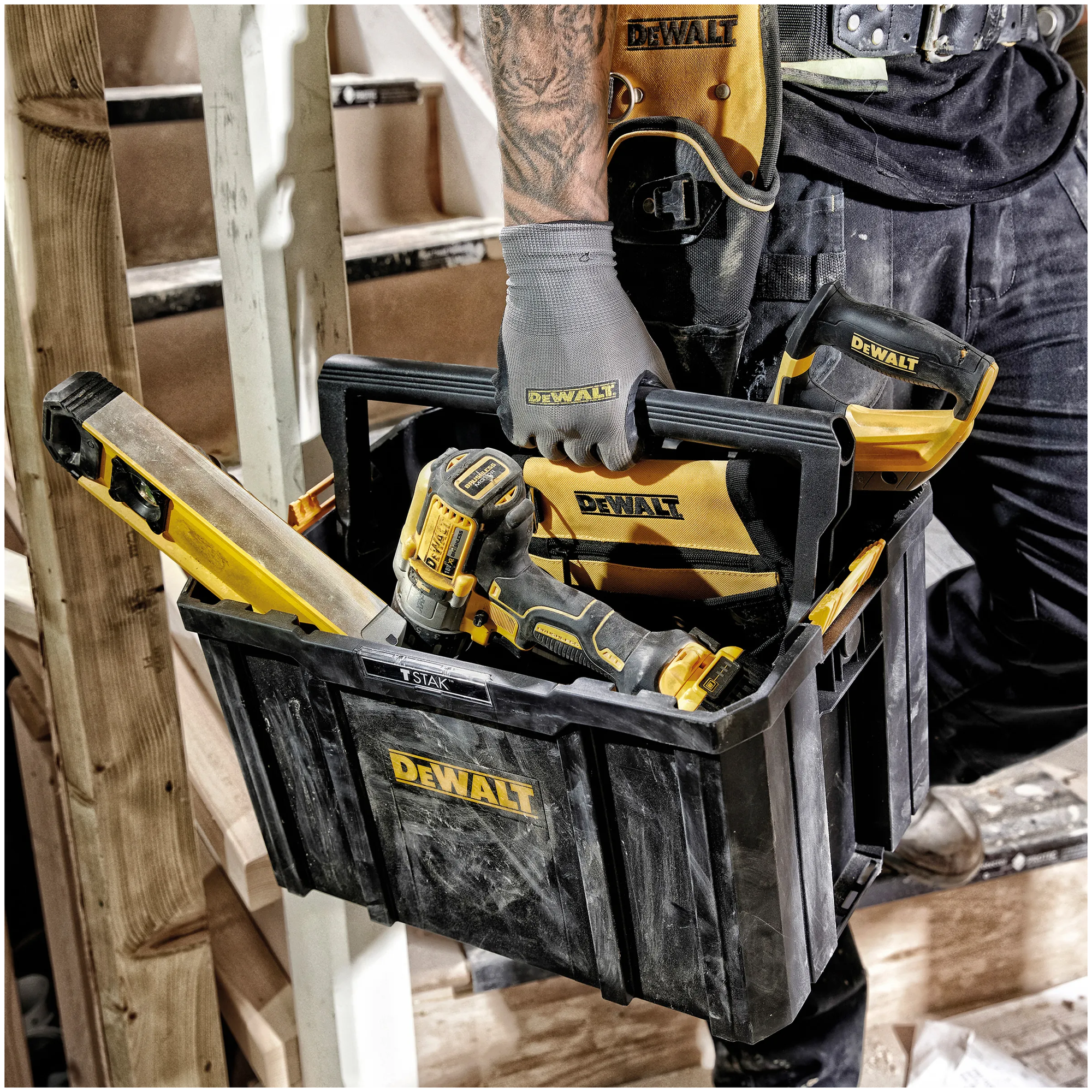 Ящик DeWALT TSTAK DWST1-71228, 44x32x27.5 см, 17.32'' , черный