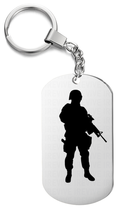 Брелок с гравировкой « Солдат с ружьем » армейский жетон 
