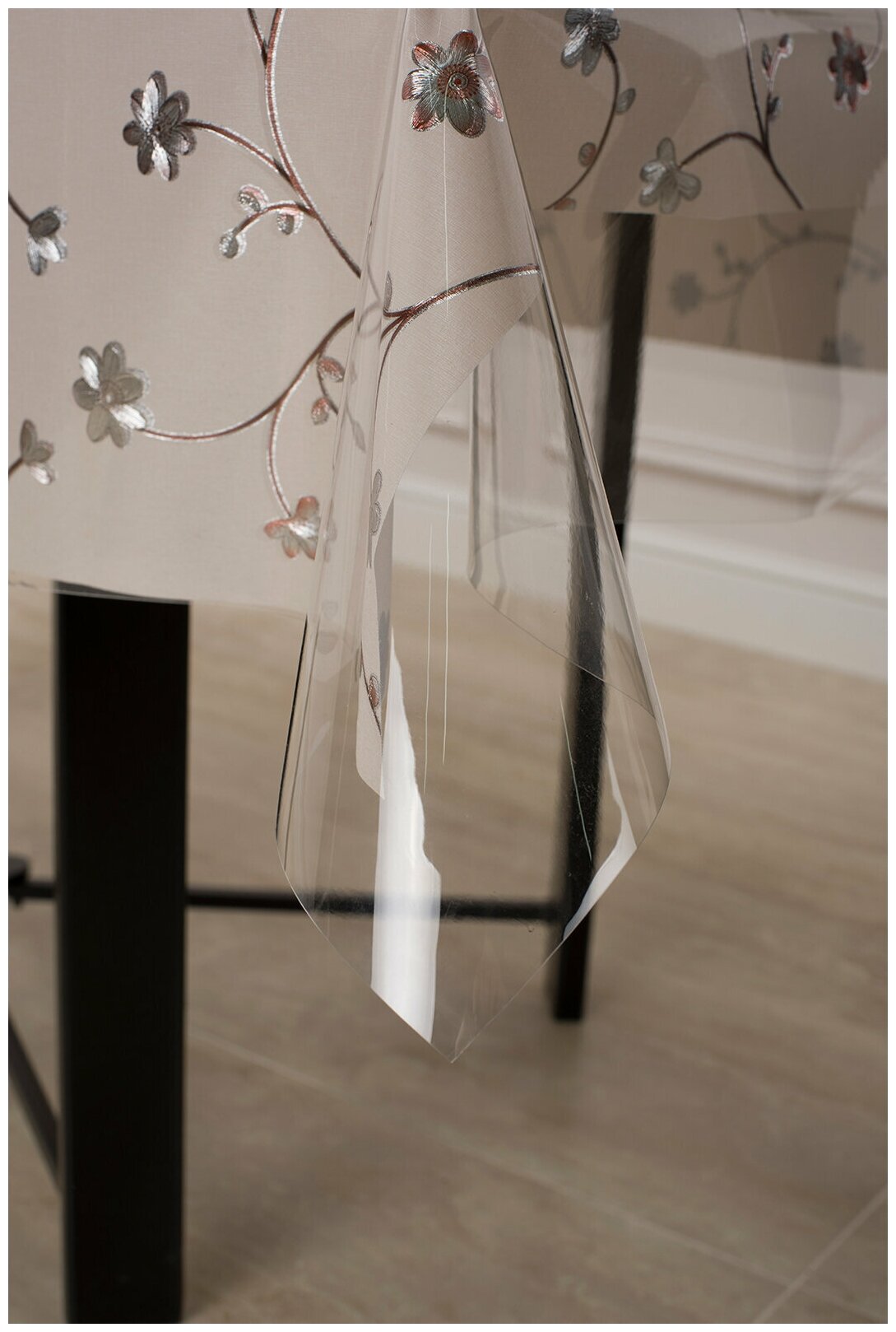 Скатерть прозрачная силиконовая, гибкое ПВХ стекло на стол - 0,8мм90x60см - фотография № 5