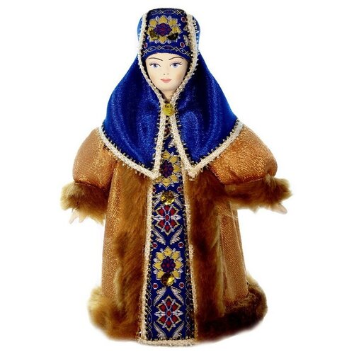 Кукла коллекционная Боярыня в зимней нарядной одежде.