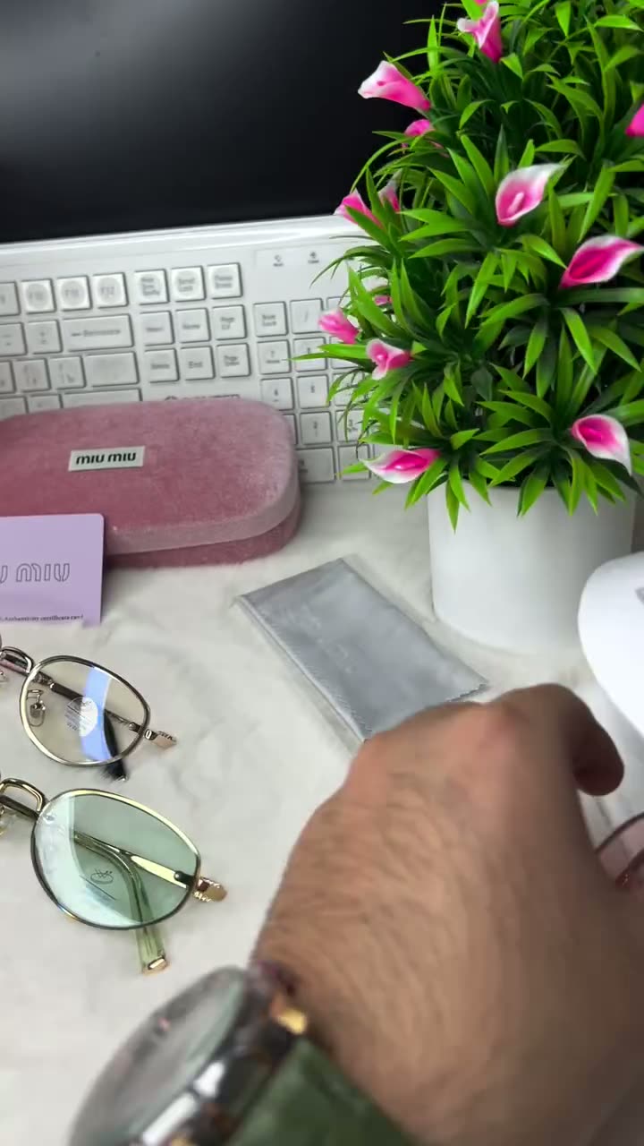 Солнцезащитные очки Miu Miu, бежевый — фото 1