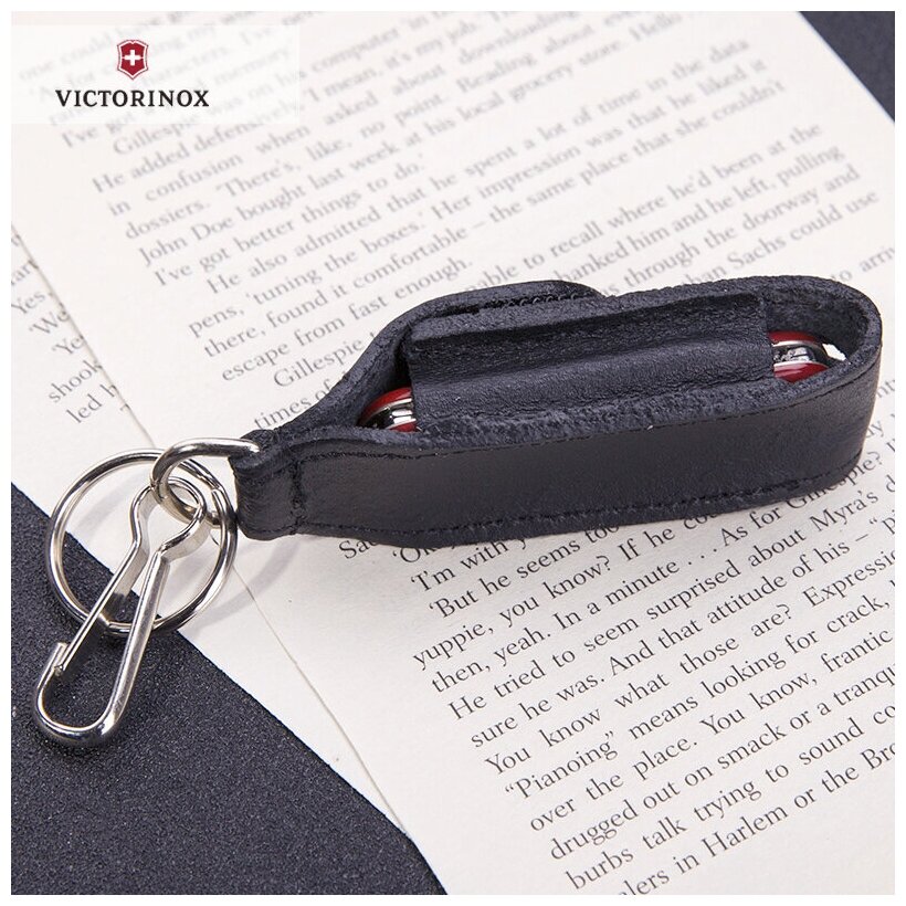 Чехол из нат.кожи Victorinox Leather Hang Case (4.0515) черный с карабином и отверстием для фонарика - фото №5