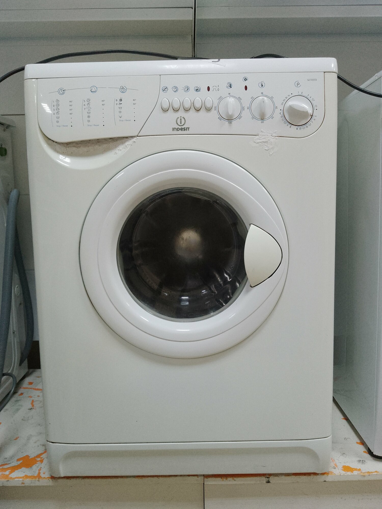 Стиральная машина Indesit WISL 83, белый