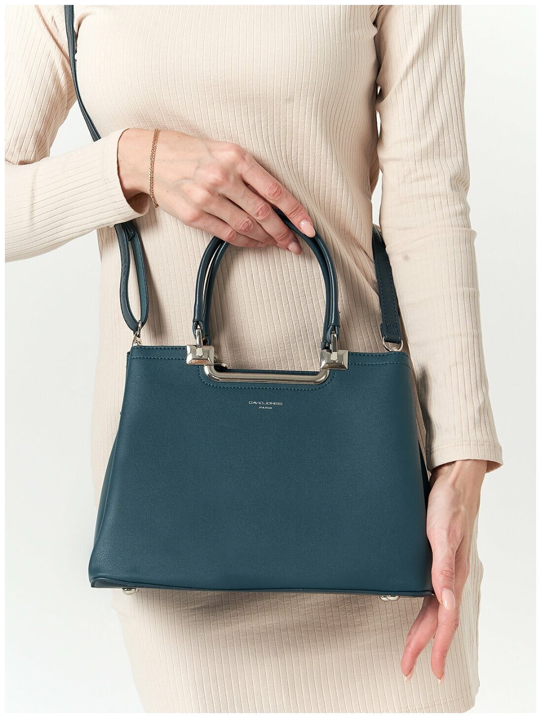 Стильная, влагозащитная, надежная и практичная женская сумка из экокожи David Jones CM6253K/PEACOCK-BLUE