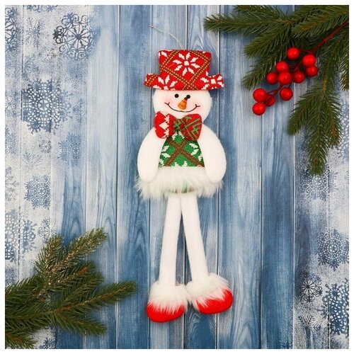 Мягкая игрушка Снеговик в костюме с орнаментом, в шляпке 9,5х30 см мягкая игрушка abtoys кукла в серой шляпке и фетровом костюме 36 см мультиколор