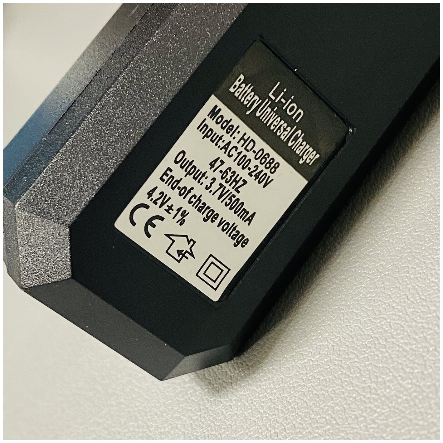 Зарядное устройство для аккумулятора Li-ion (26650/18650/14500) 1-Слот LP-8804 черный