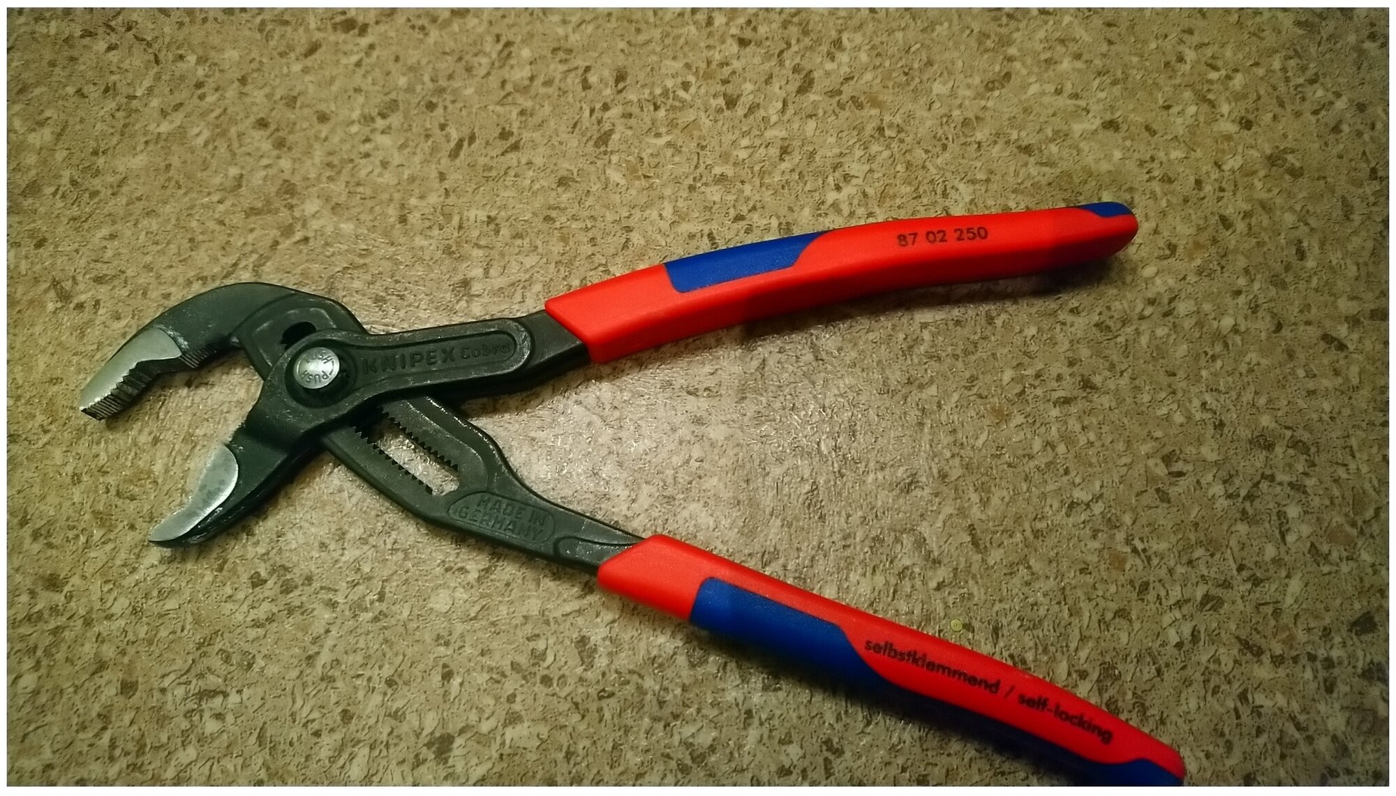 Сантехнические клещи Knipex 87 02 250 250 мм красный/синий - фотография № 4