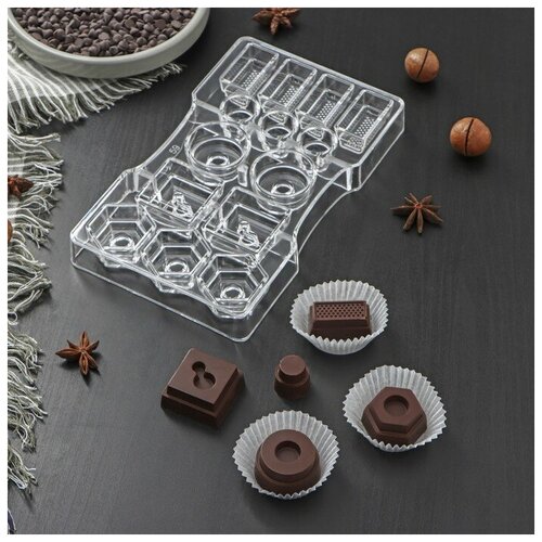 Форма для шоколада и конфет «Капри», 14 ячеек, 20×12×2,5 см, глубина 2 см