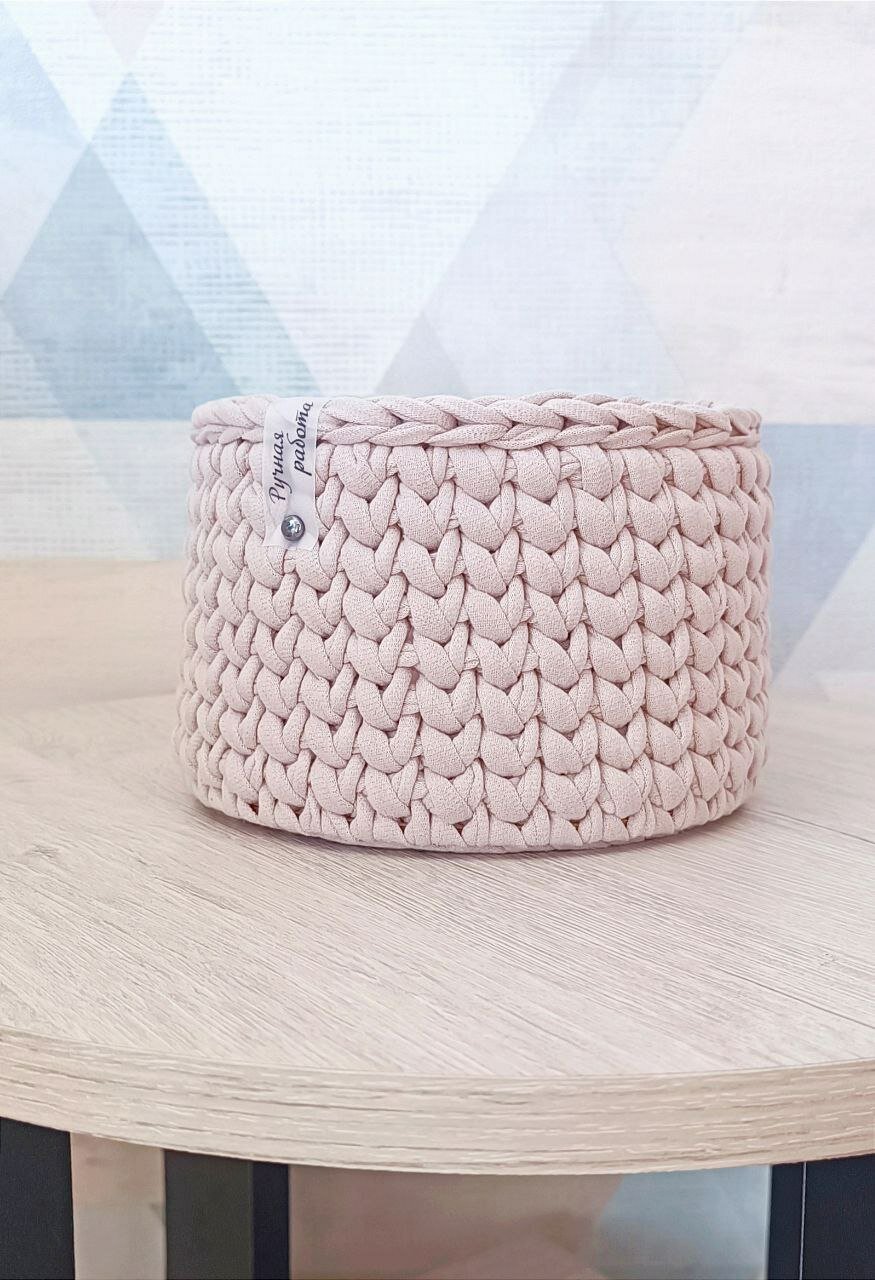 фото Корзина из трикотажной пряжи для хранения / корзина для интерьера ручной работы