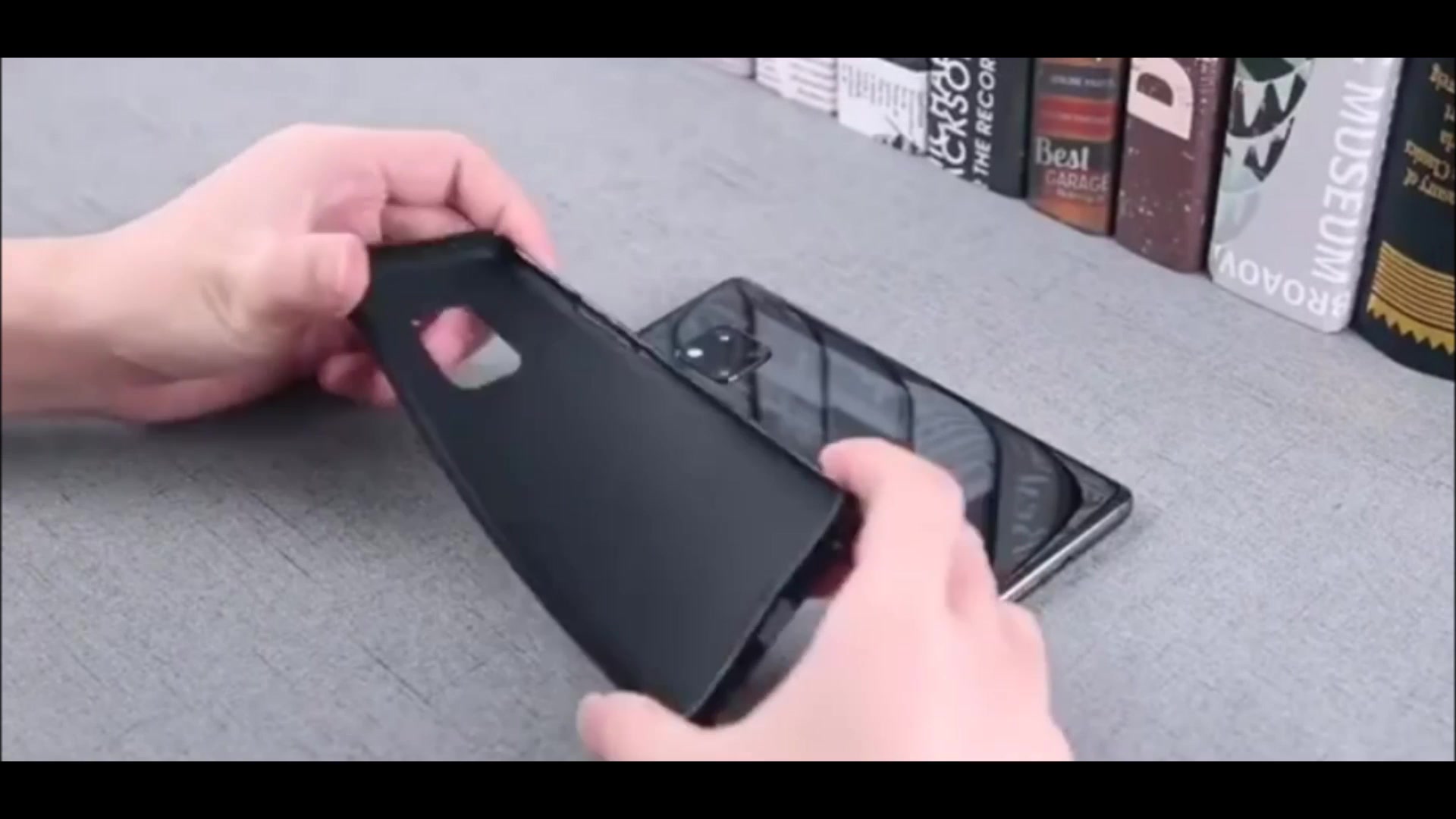Чехол силиконовый матовый для Xiaomi Poco M5s / Xiaomi Redmi Note 10 / Xiaomi Redmi Note 10S, черный с защитой камеры — фото 1