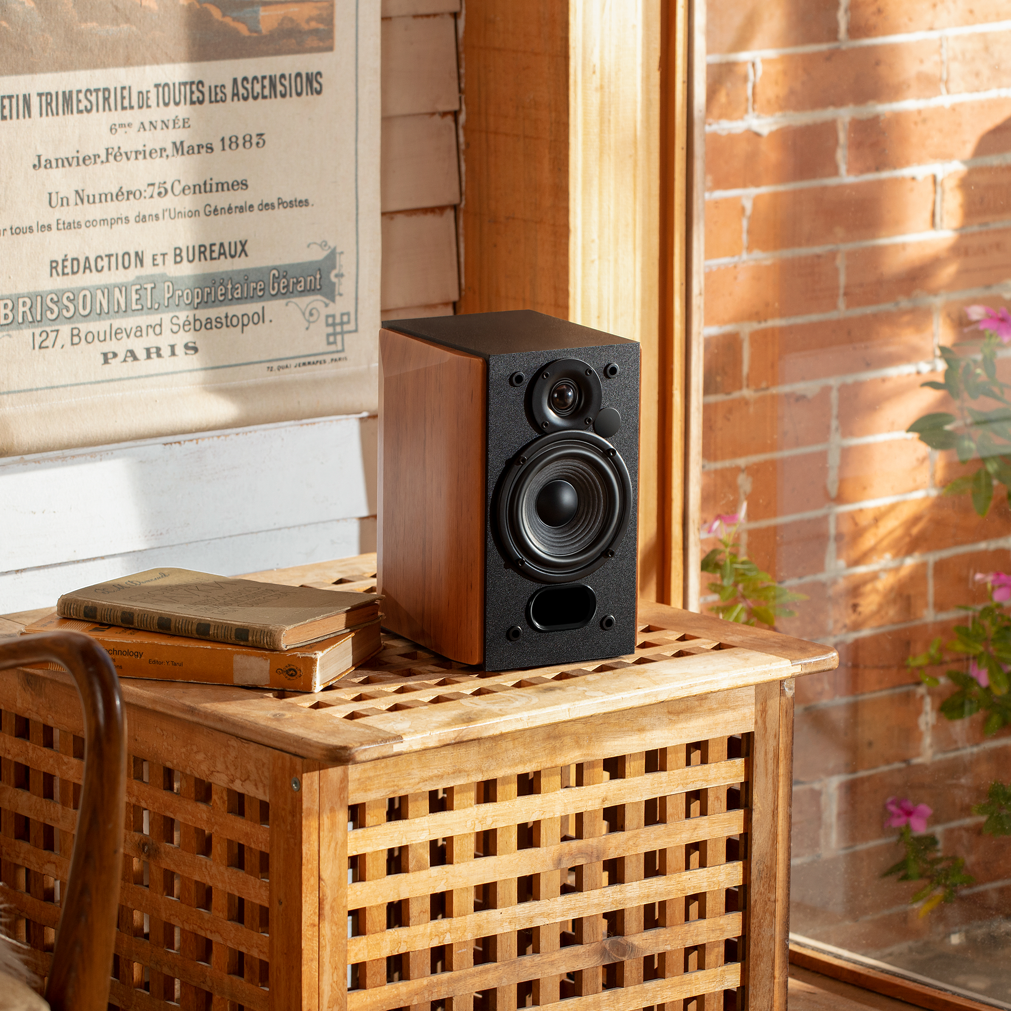 Акустическая система 2.0 EDIFIER R1380DB, беспроводная, 2 полосы, 42 Вт, коричневая — фото 1