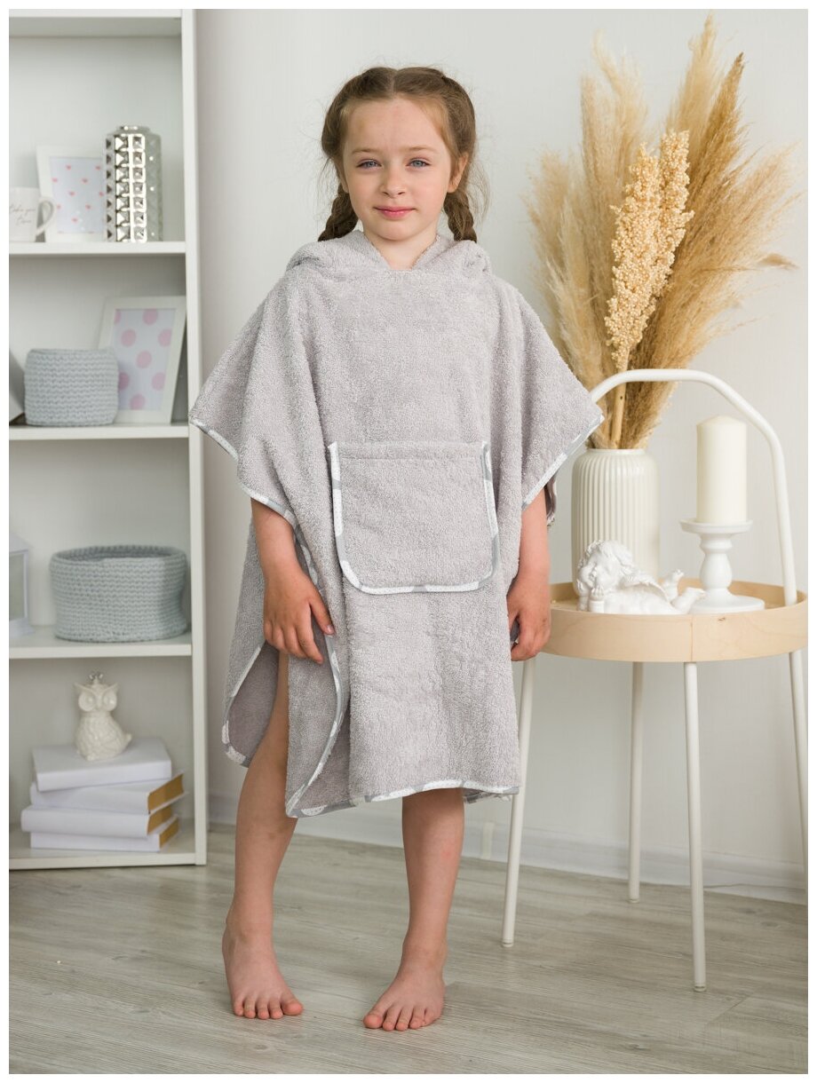 Пончо-полотенце BIO-TEXTILES с капюшоном мышонок 68*67 светло-серый детское махровое домашнее для девочки мальчика бани сауны бассейна - фотография № 4