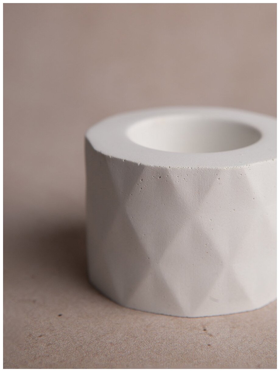 Декоративный подсвечник для чайной свечи Diamond S, 7x5 см, бетон, белый матовый - фотография № 6