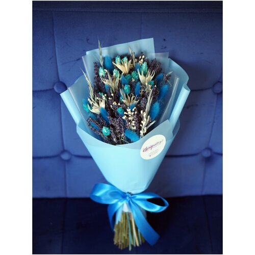 Голубой букет сухоцветов с лавандой и нигеллой