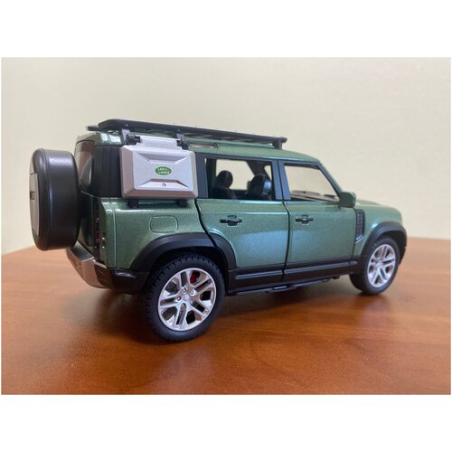 Машинка Land Rover Defender, 1:24 зелёный машинка cararama land rover defender generation 1 темно зеленый 1 43 арт 34331