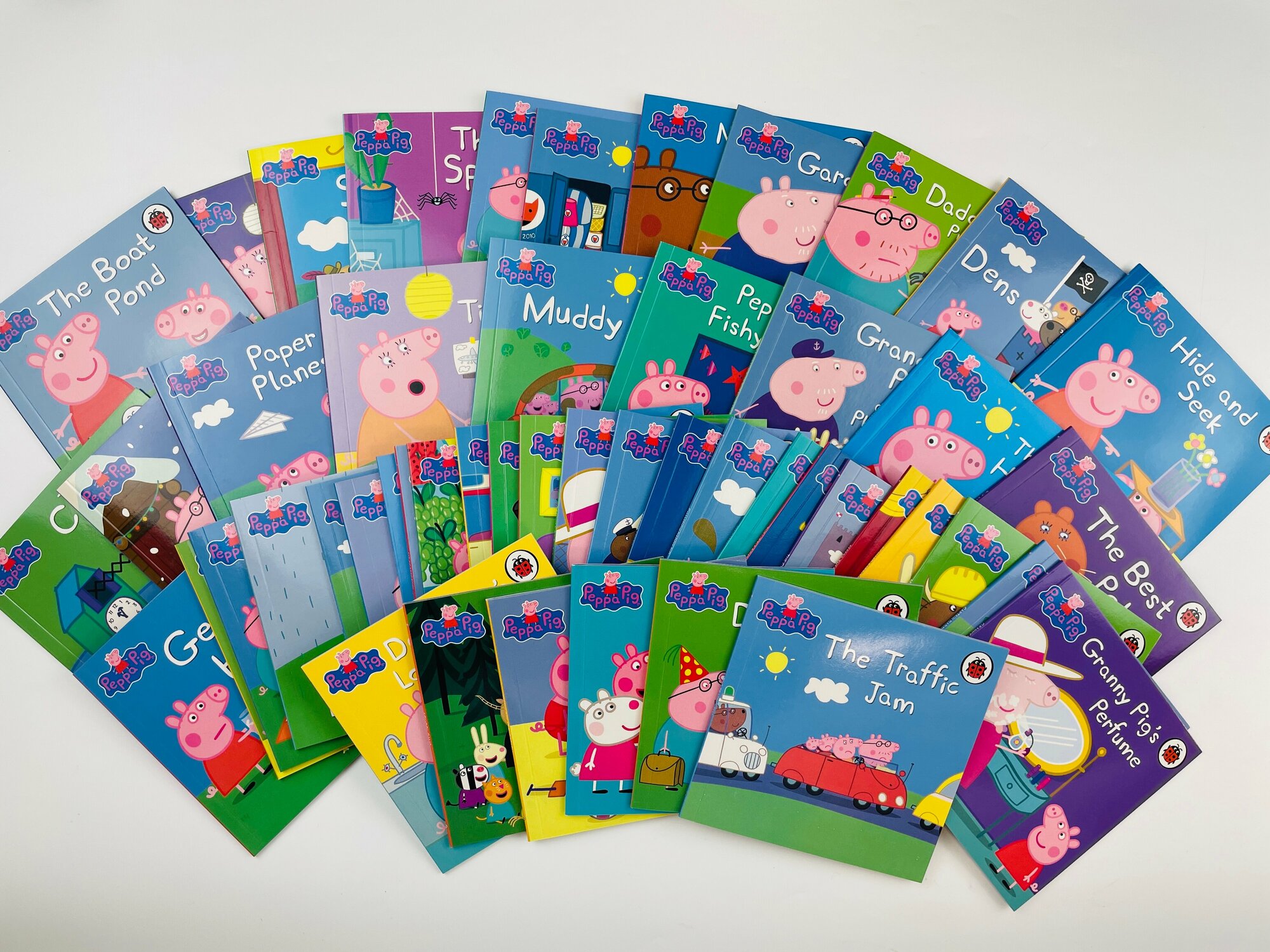 The Amazing Peppa Pig Book Collection, набор из 50 книг о свинке Пеппе на английском языке