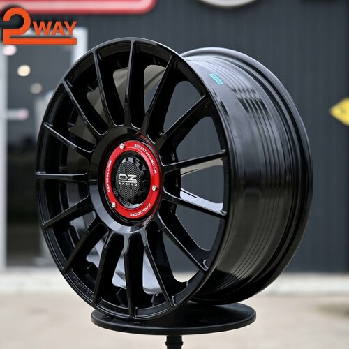 Комплект литых колесных дисков R17 OZ Superturismo 7.5J ET38 5*114.3 для легковых автомобилей