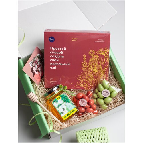 Подарочный набор Сладость / Сладкий подарок / Приятный сюрприз учителю, тренеру, женщине, мужчине / универсальный набор / чай / мед / конфеты