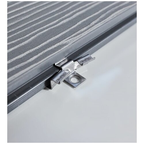 Кляймер (упаковка 100 шт; скрытый крепеж) монтажный изогнутый для террасной доски 9 мм