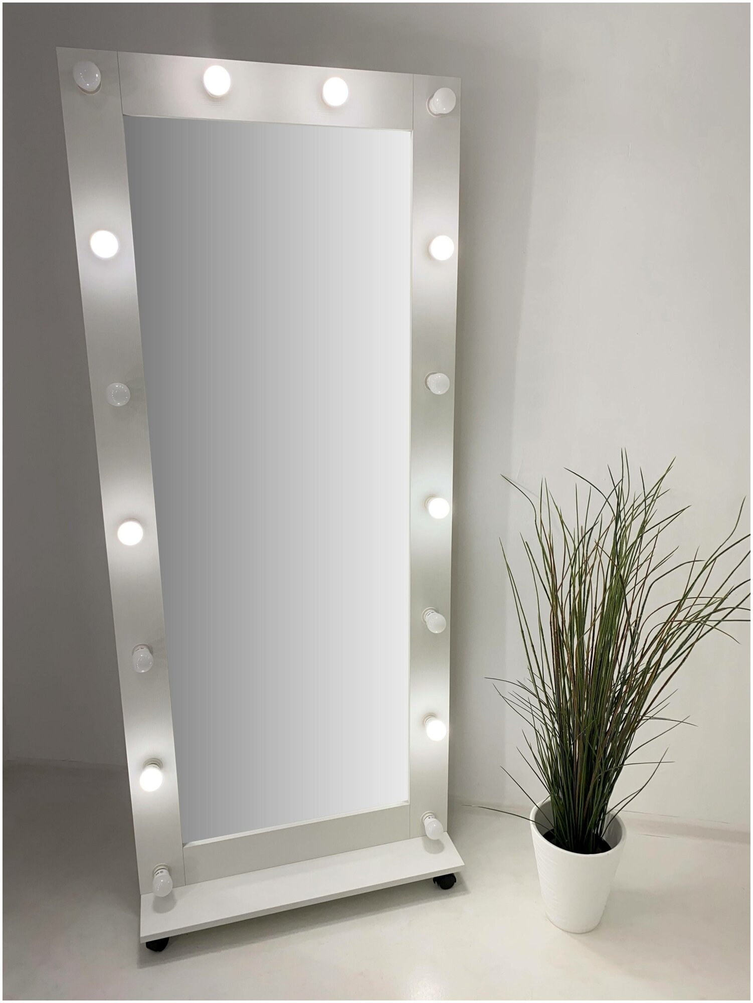 Гримерное зеркало BeautyUp 182/75 с лампочками на подставке с колесиками, Цвет "Белый"