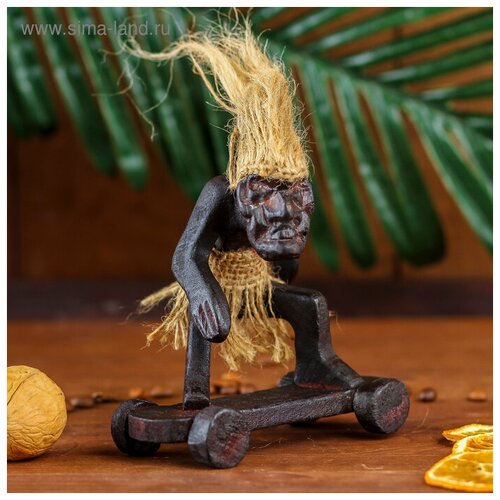 Сувенир дерево Абориген на скейте 20 см 1700₽