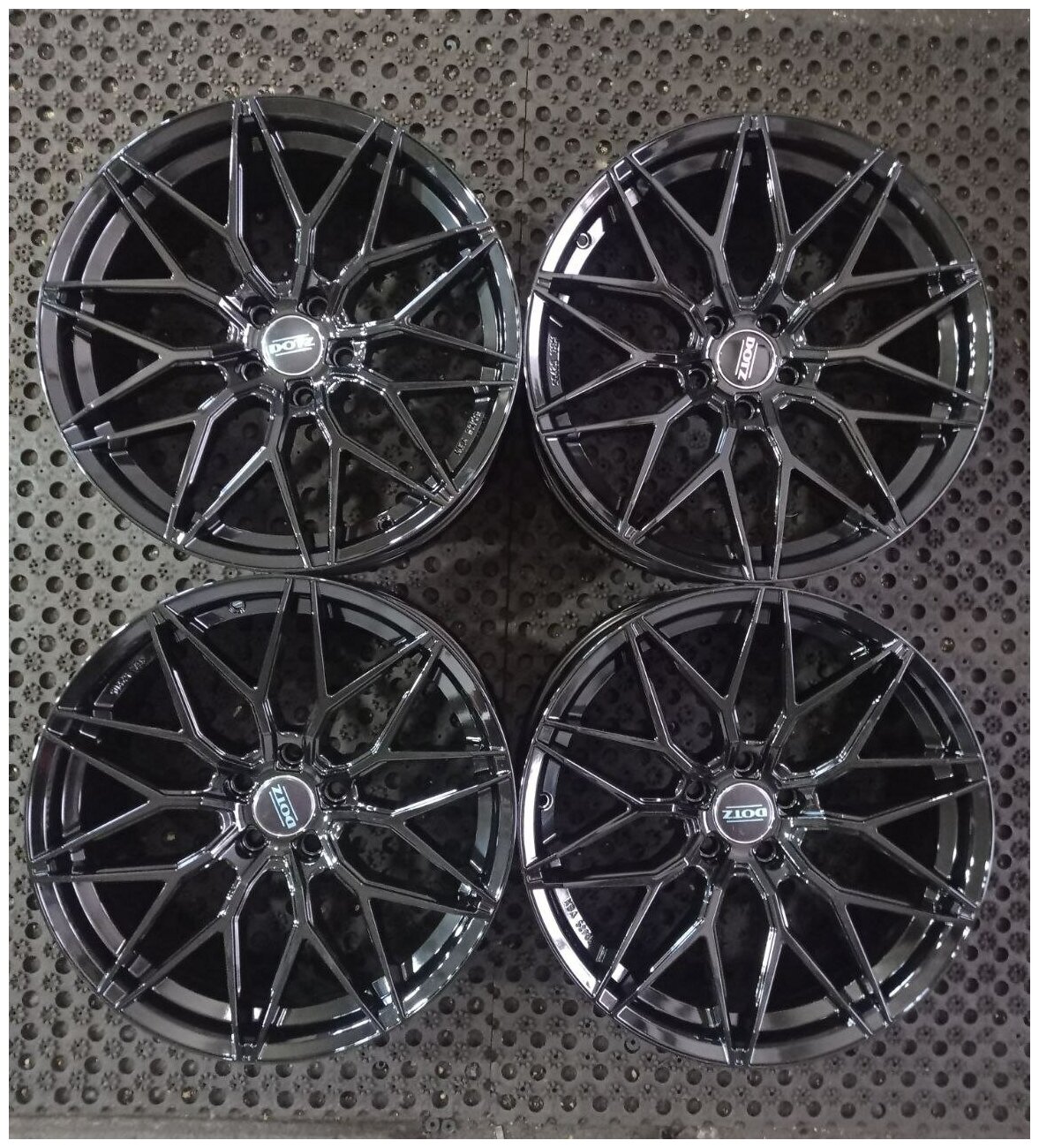 Колесные диски Dotz 9.5xR19/5x112 70.1 Черный