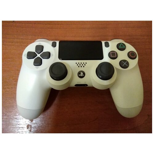 Беспроводной джойстик PS4 белый 149900₽