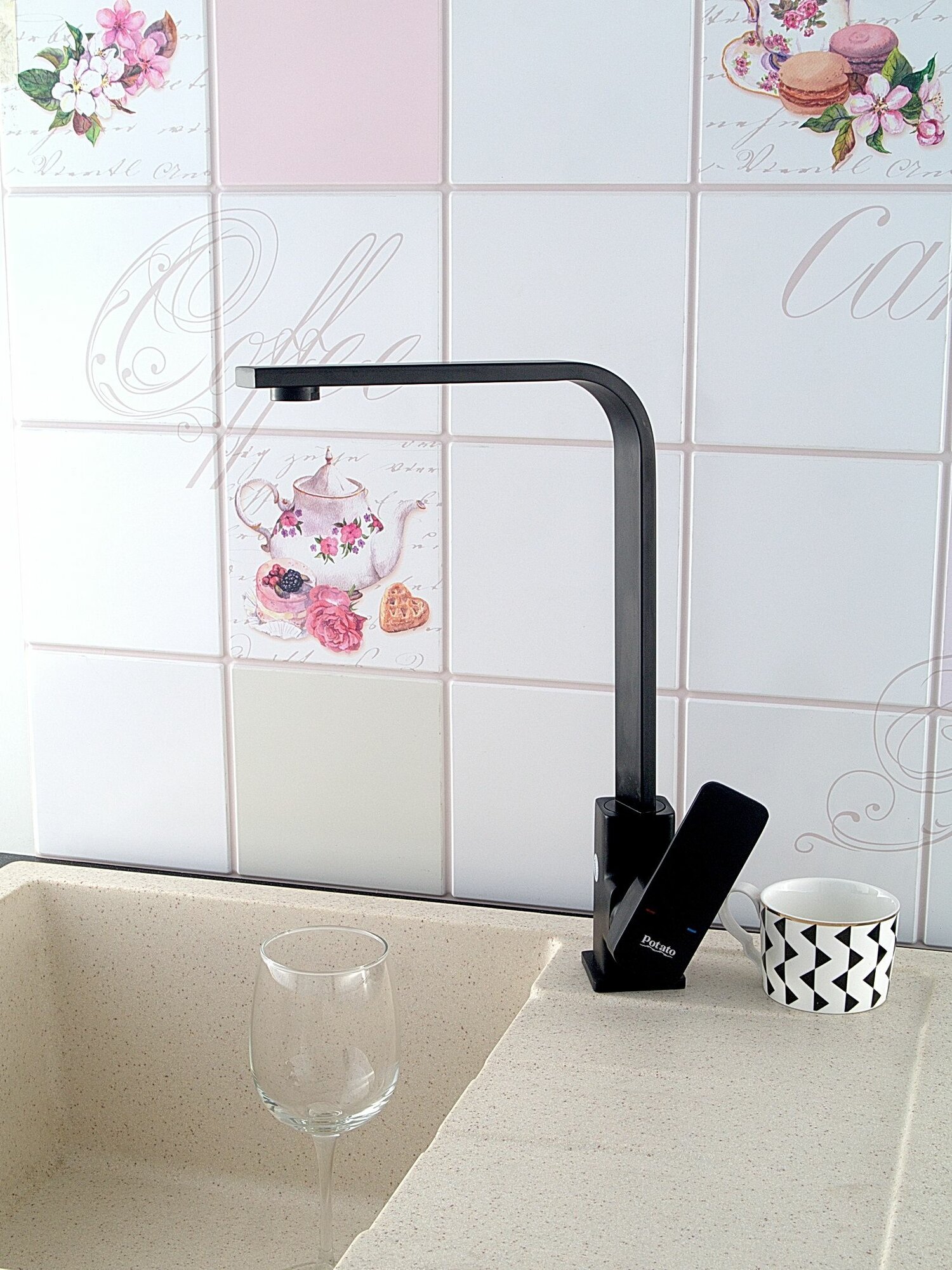 Смеситель Potato P4006BL, хромированный, для раковины, на кухню, современный стиль, черный — фото 1