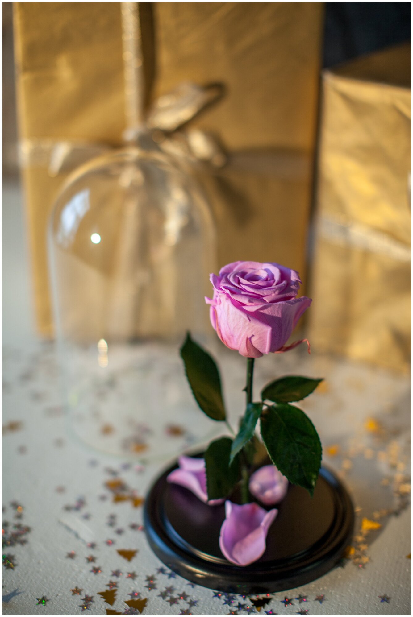 Лиловая роза в колбе "Мини" с подарочной коробкой/21 см