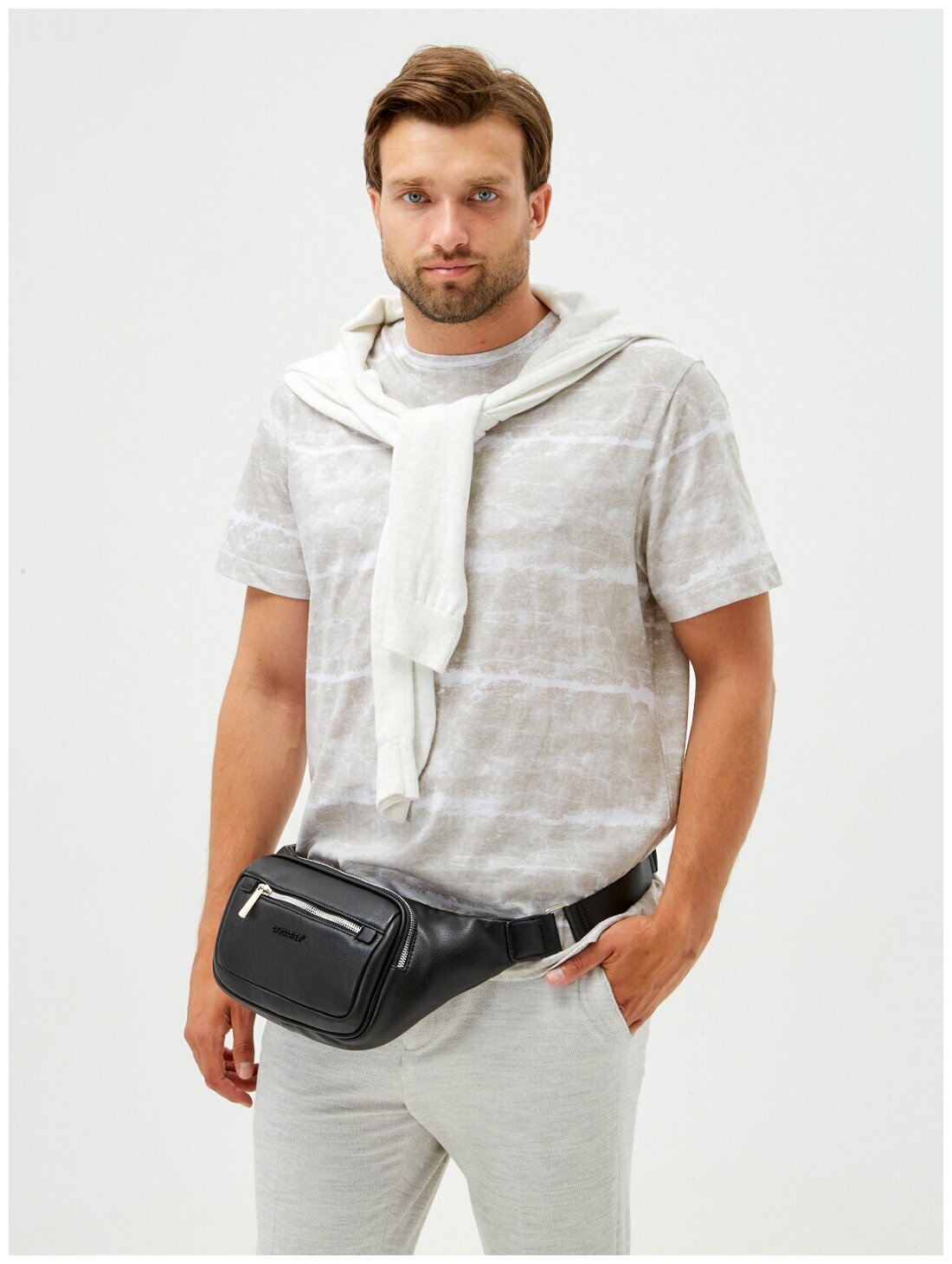 Стильная, влагозащитная, надежная и практичная мужская сумка из экокожи David Jones 806601K/BLACK