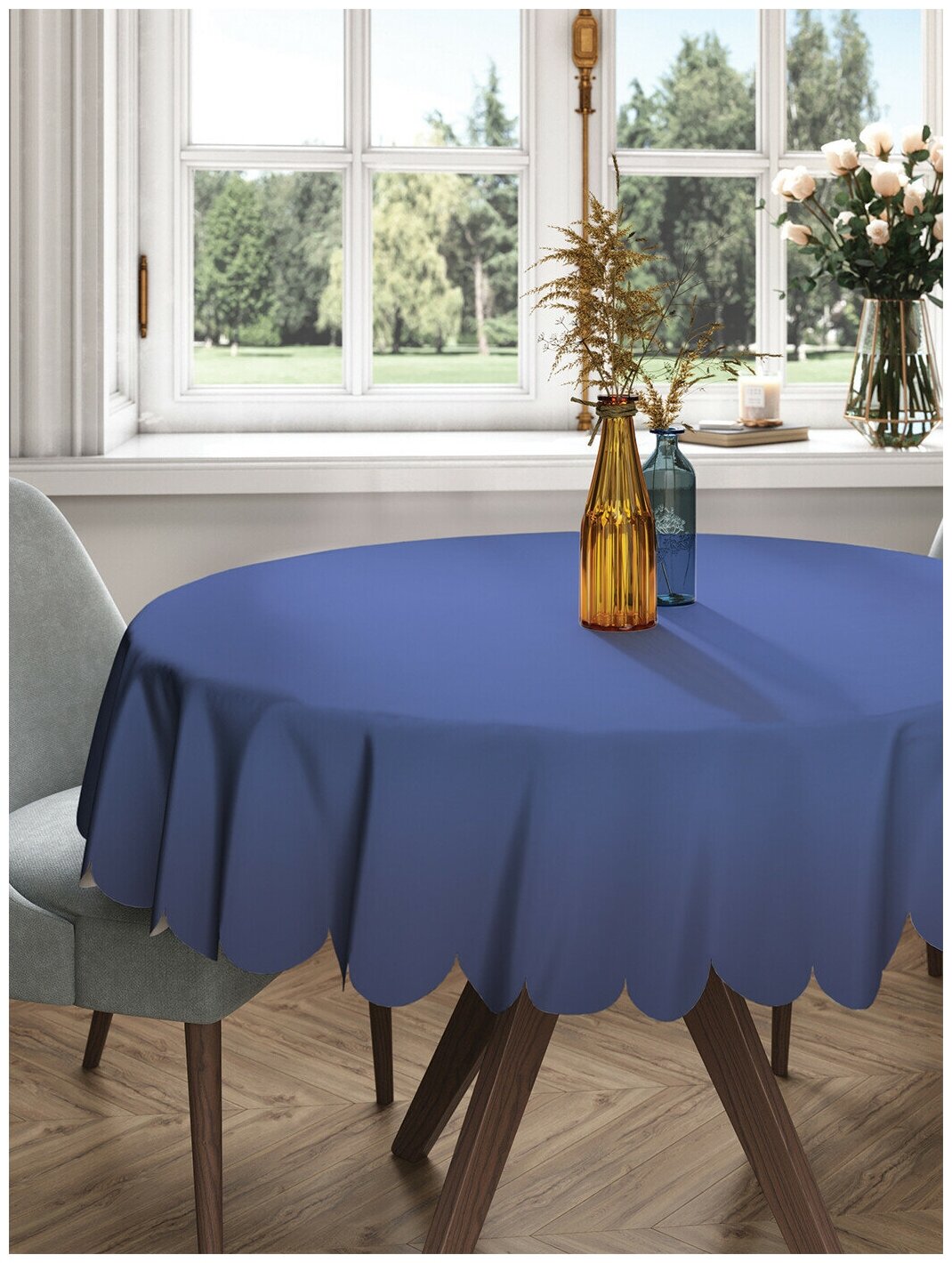 Круглая скатерть на кухонный и праздничный стол JoyArty "Синее переливание" из сатена, диаметр 150 см