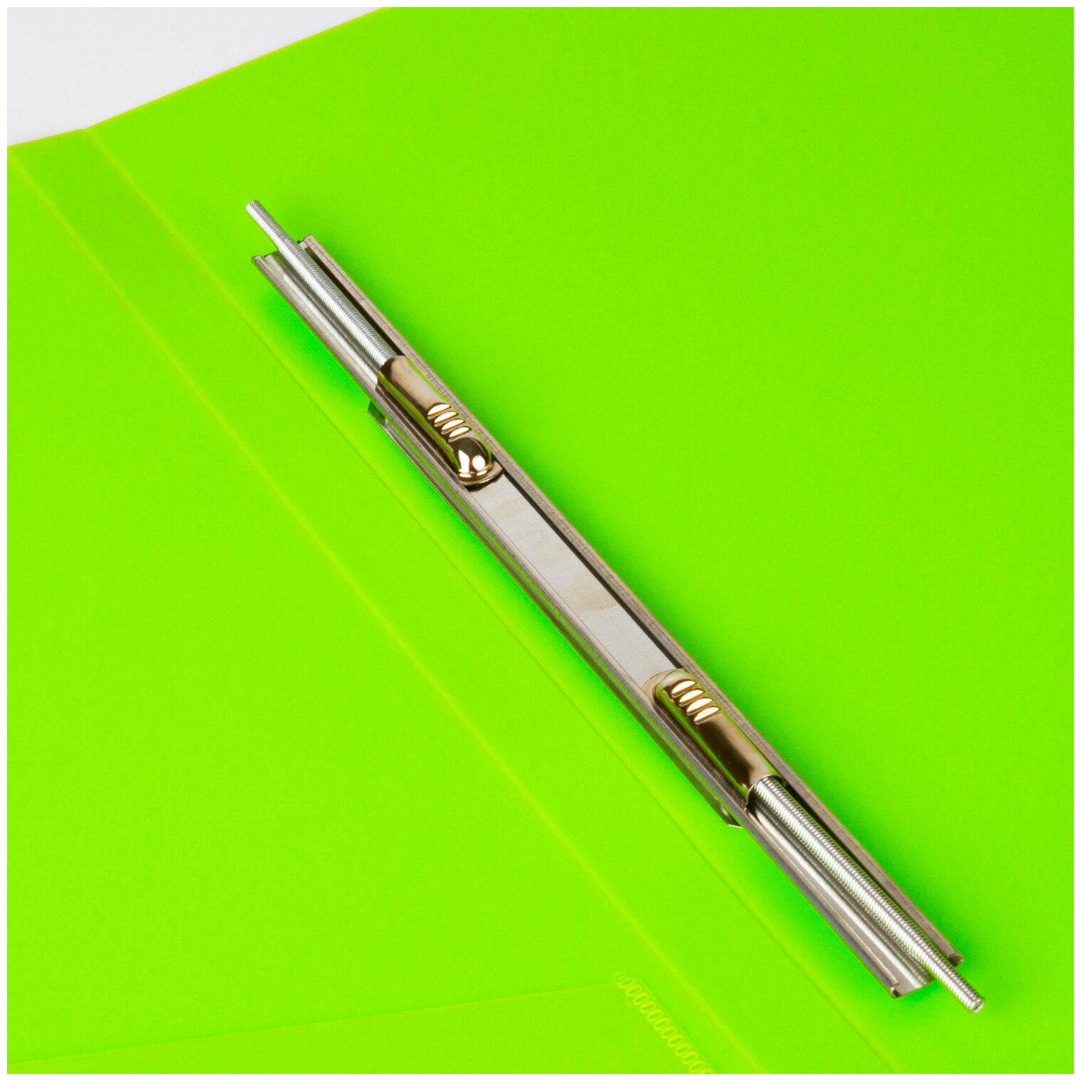 Папка с металлическим скоросшивателем + карман "Neon" зеленая (227464) - фото №4