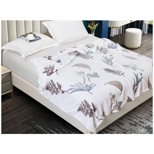 белый, молочный