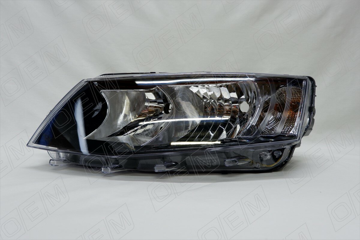 Фара левая для Шкода Октавия А7 2013-2017 год выпуска (Skoda Octavia A7) O.E.M. OEM0101FL