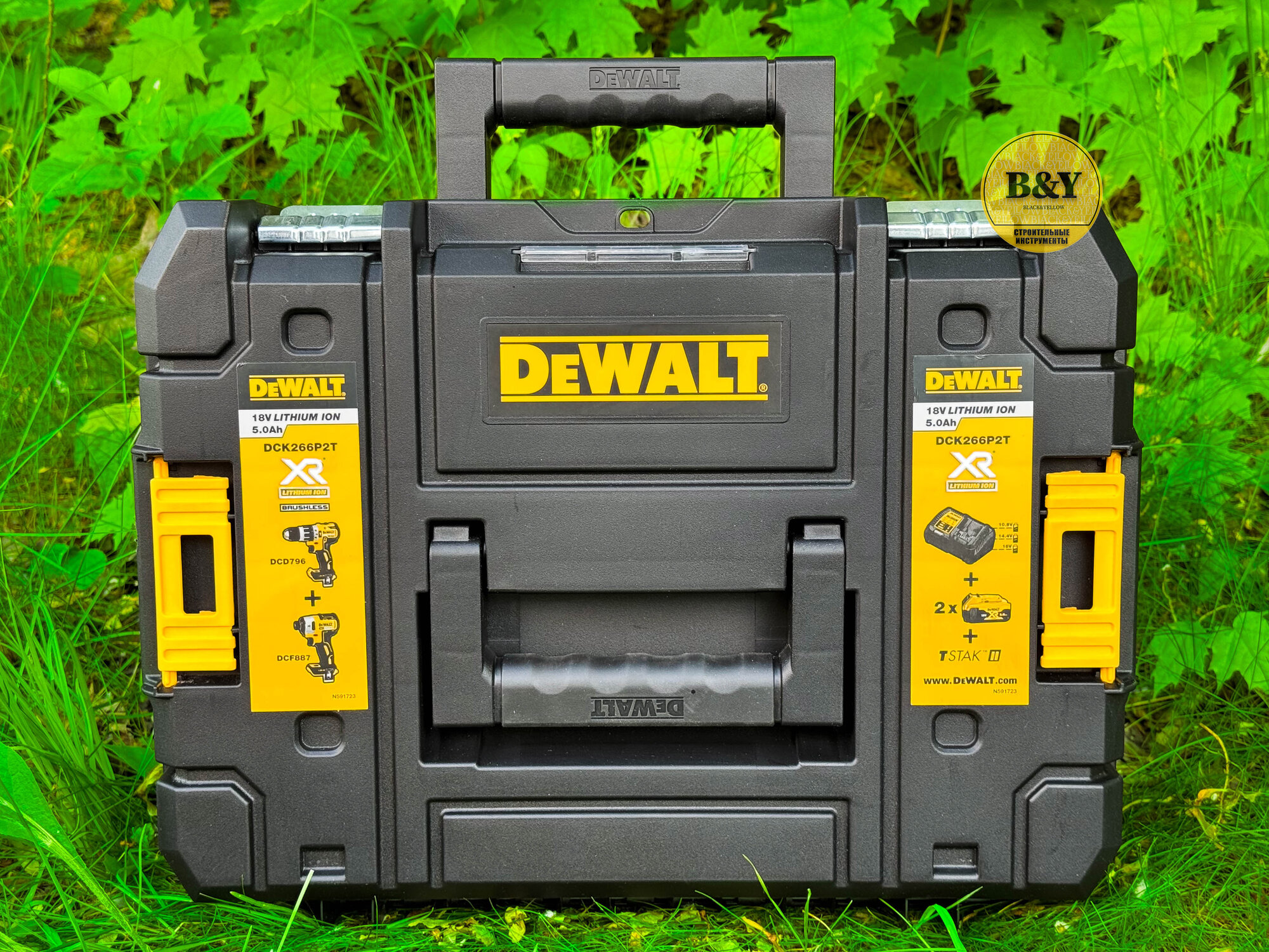 Набор инструментов DeWalt DCK266P2T, ударная дрель и шуруповерт, 2 аккумулятора и ЗУ