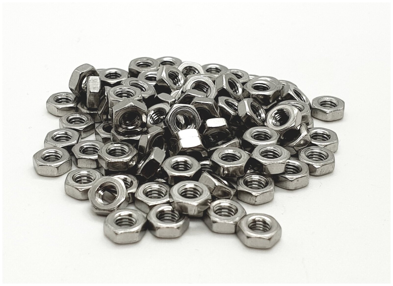 фото Гайка М3 из нержавеющей стали А2, DIN934 200шт.