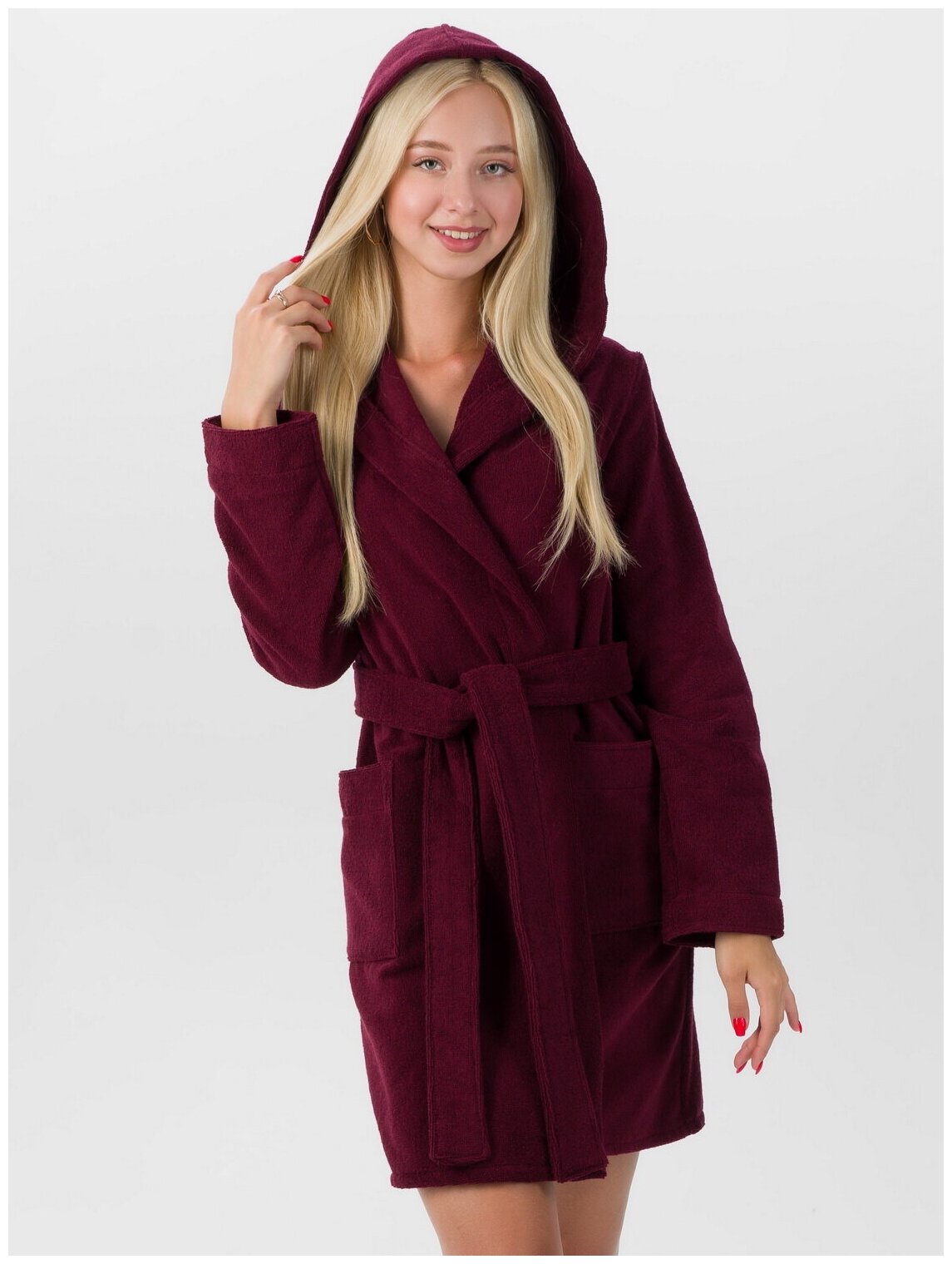 Махровый женский укороченный халат с капюшоном, темно-бордовый - фотография № 6