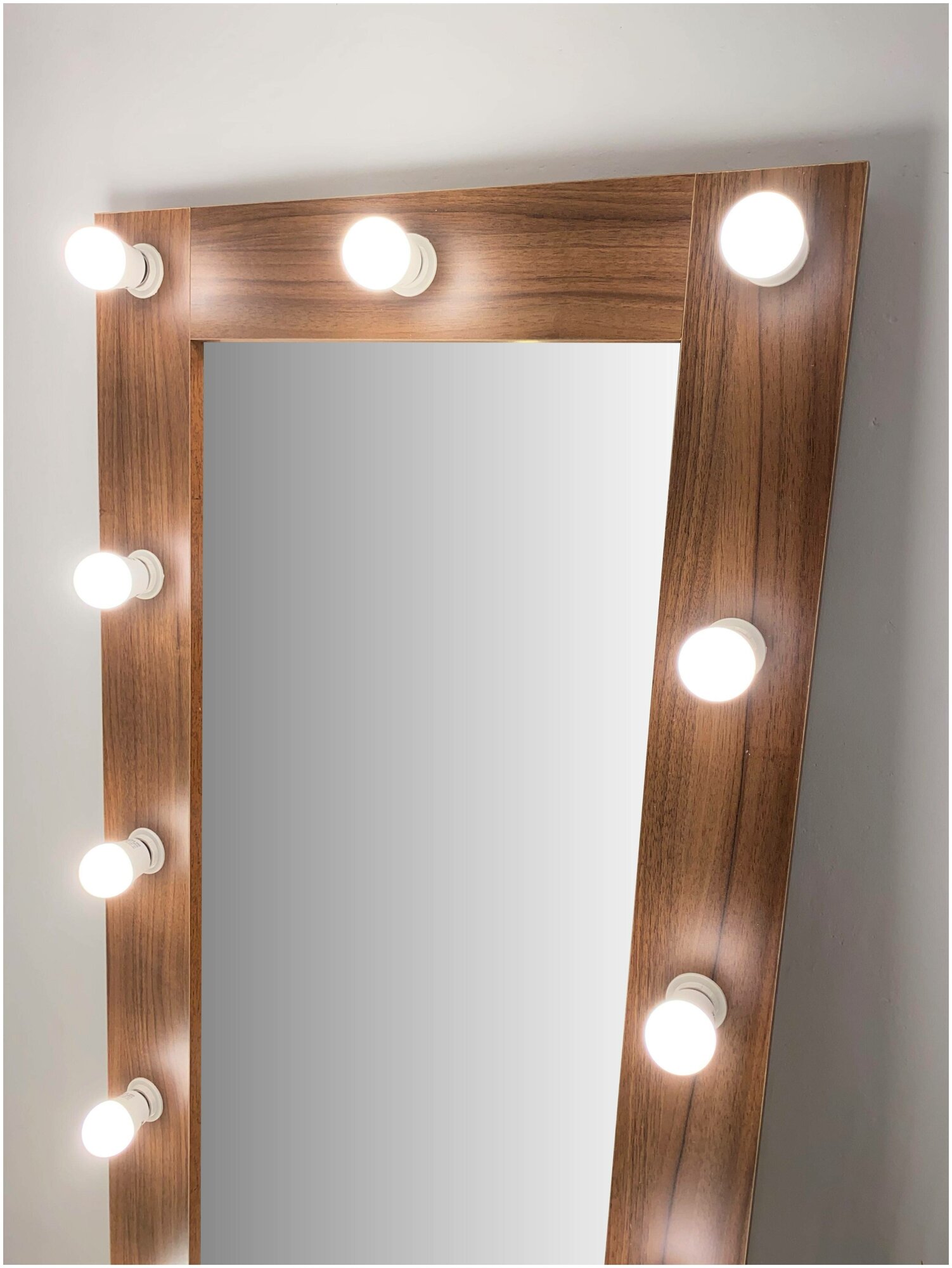 Гримерное зеркало с лампочками BeautyUp 160/60 цвет "Орех" - фотография № 2