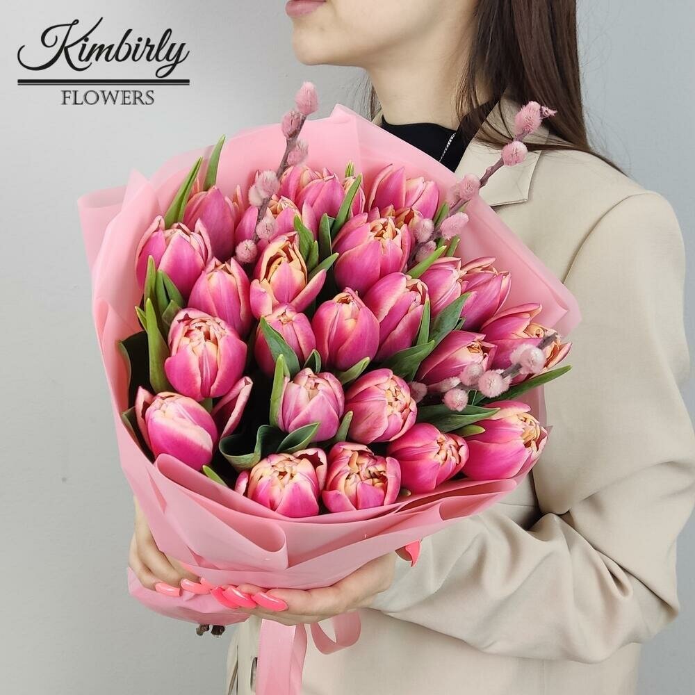 51 пионовидный тюльпан Колумбус в шляпной коробке. Букет 57 Kimbirly Flowers