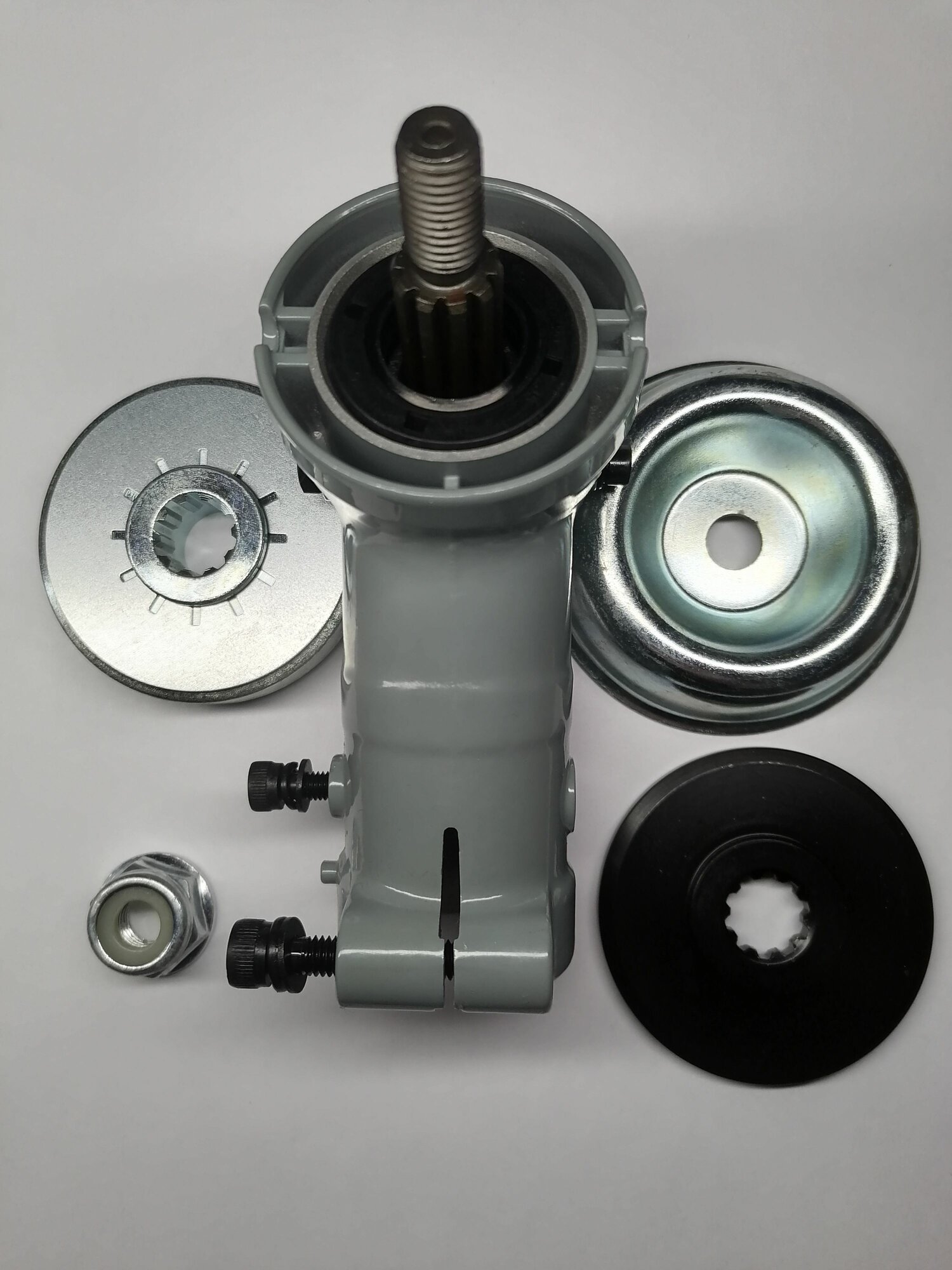 Редуктор для триммера CHAMPION T444S-2 / 1910000845 — фото 1