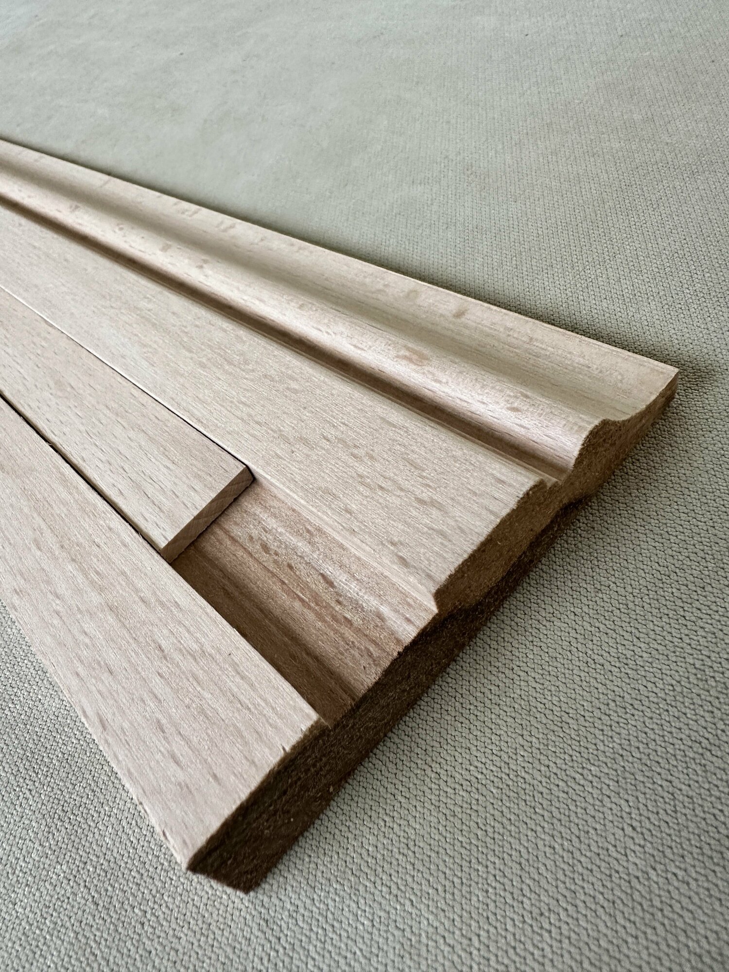 фото Плинтус пристеночный двухкомпонентный БУК 120 мм, длина 1000 мм