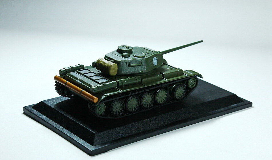 Масштабная модель 1/72, танк Т-44 — фото 1